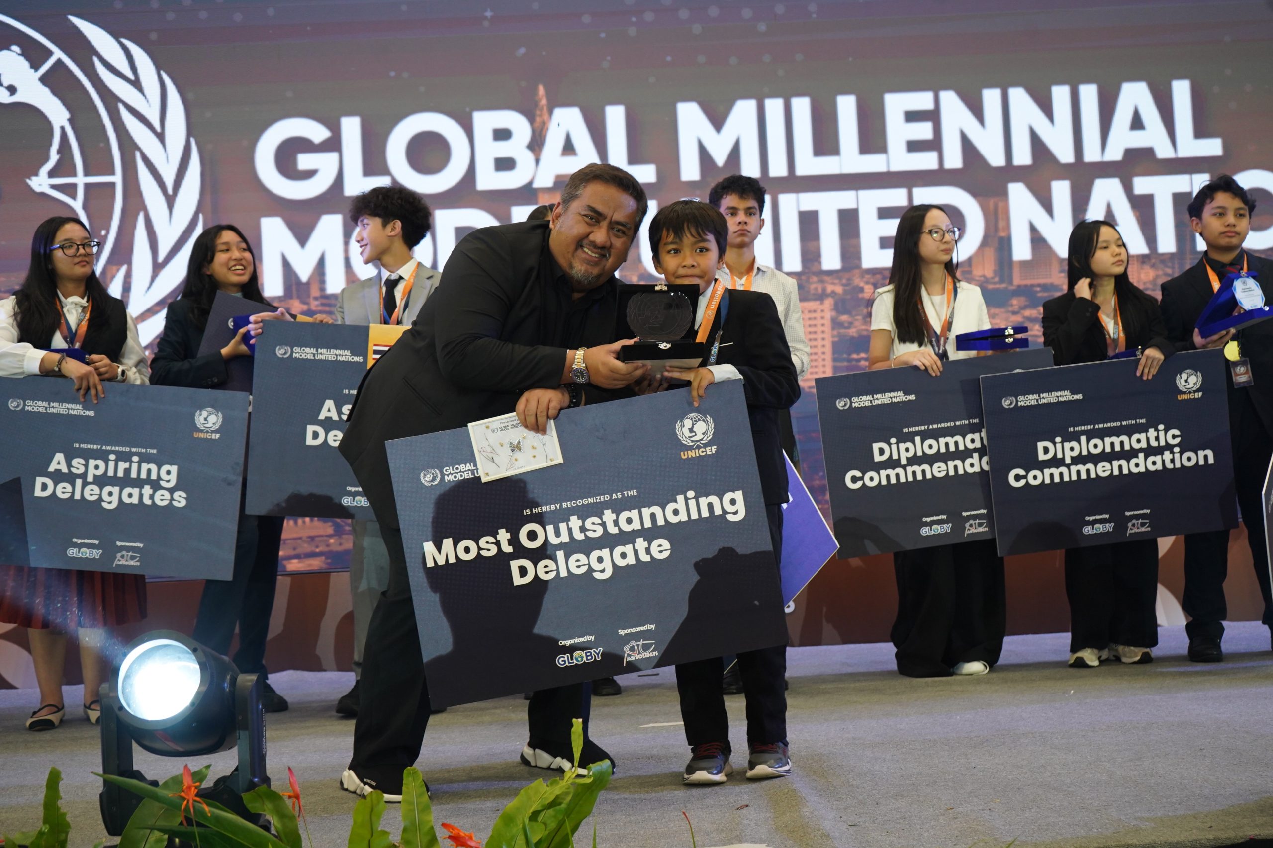 Satria Azzam Wins Most Outstanding Delegate at GM MUN 2026